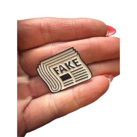 ⭐2 for $14⭐ ⭐3 for $18⭐ ❤ MIX AND MATCH!❤ FAKE NEWS enamel pin - Picture 1 of 2